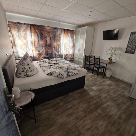 Хостел Boardinghouse Sinsheim Zentral Am Burgplatz Екстер'єр фото