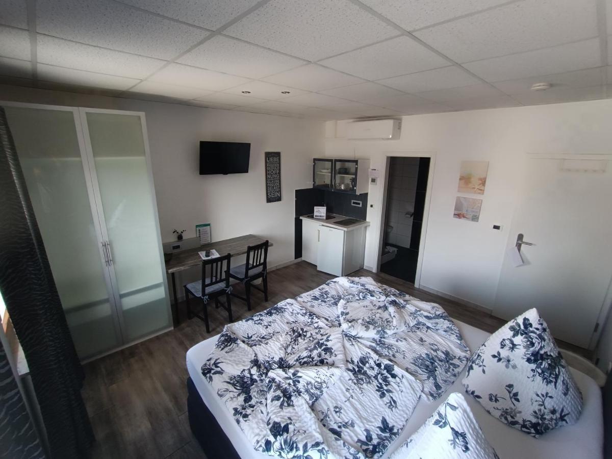 Хостел Boardinghouse Sinsheim Zentral Am Burgplatz Екстер'єр фото