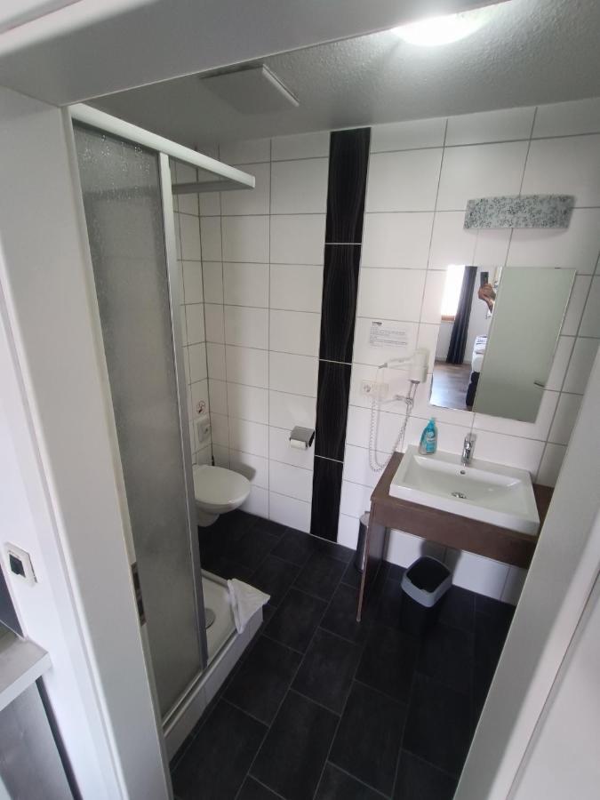 Хостел Boardinghouse Sinsheim Zentral Am Burgplatz Екстер'єр фото