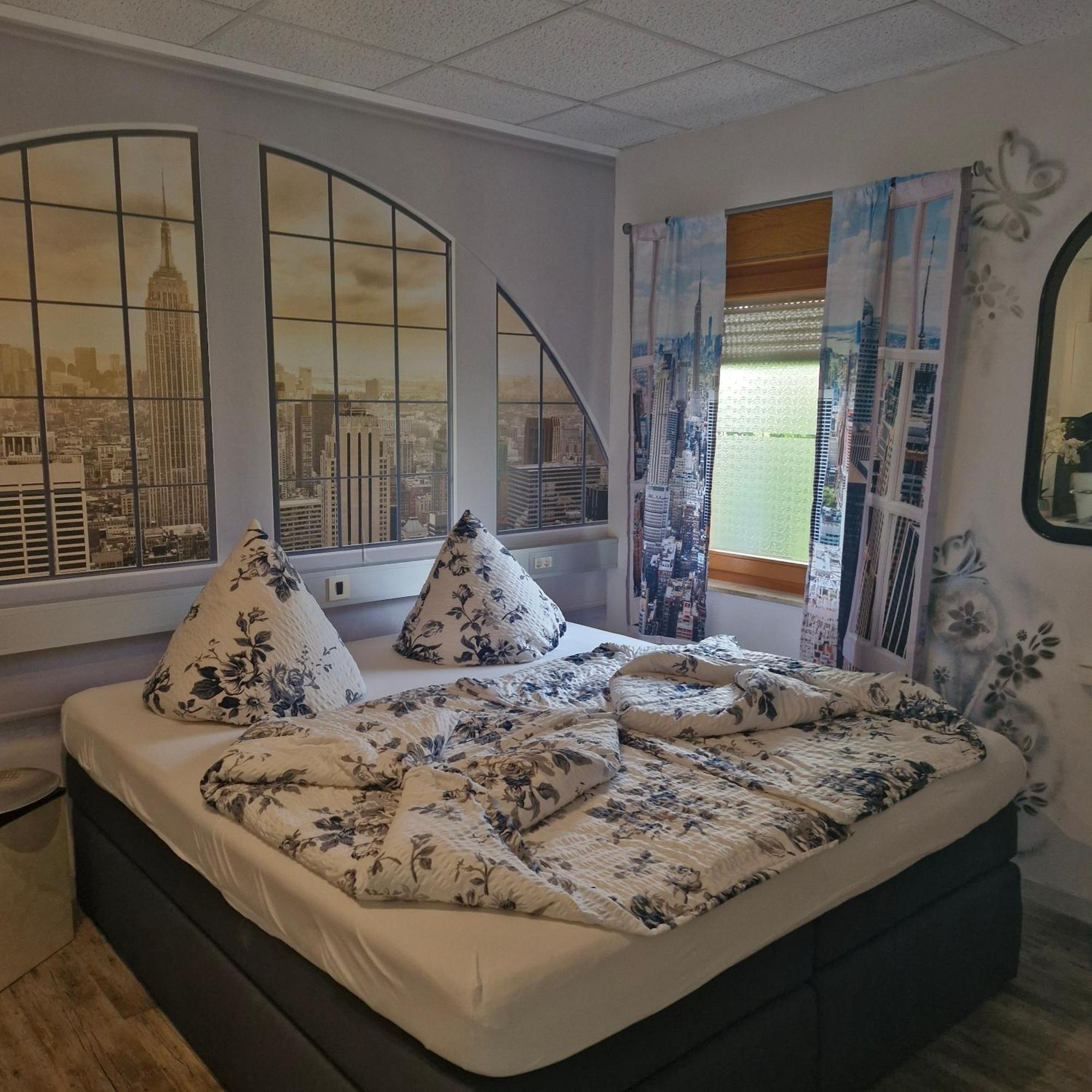 Хостел Boardinghouse Sinsheim Zentral Am Burgplatz Екстер'єр фото