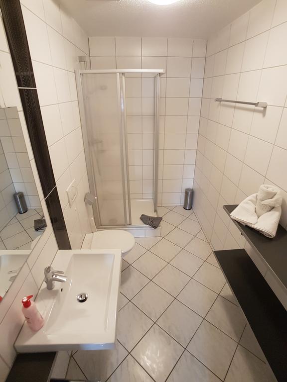 Хостел Boardinghouse Sinsheim Zentral Am Burgplatz Екстер'єр фото