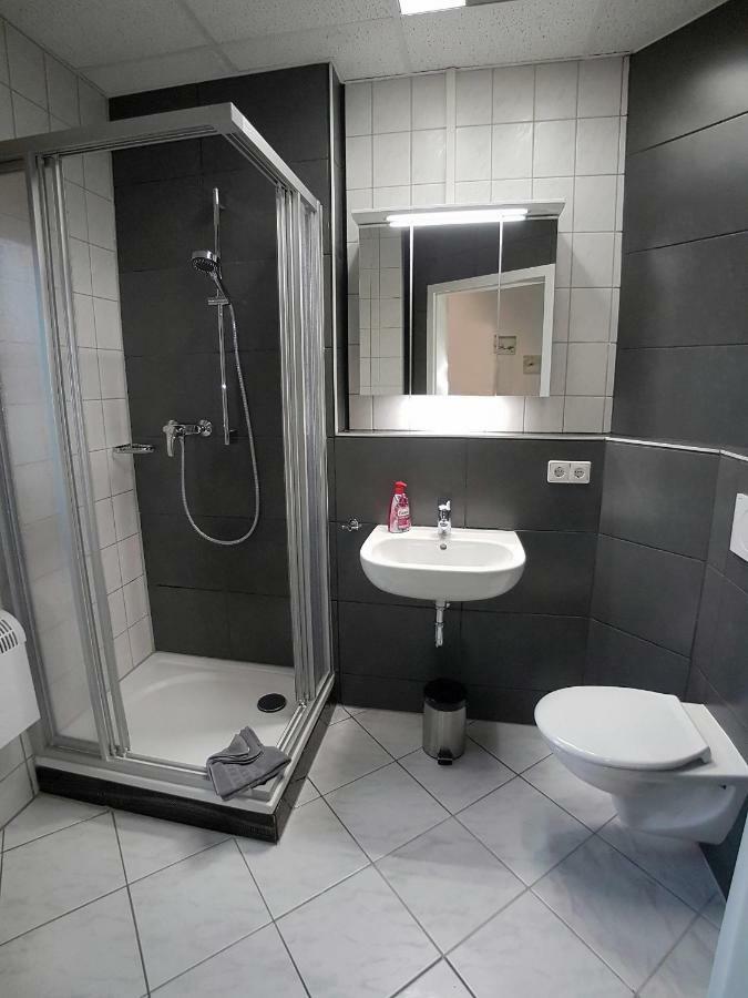 Хостел Boardinghouse Sinsheim Zentral Am Burgplatz Екстер'єр фото