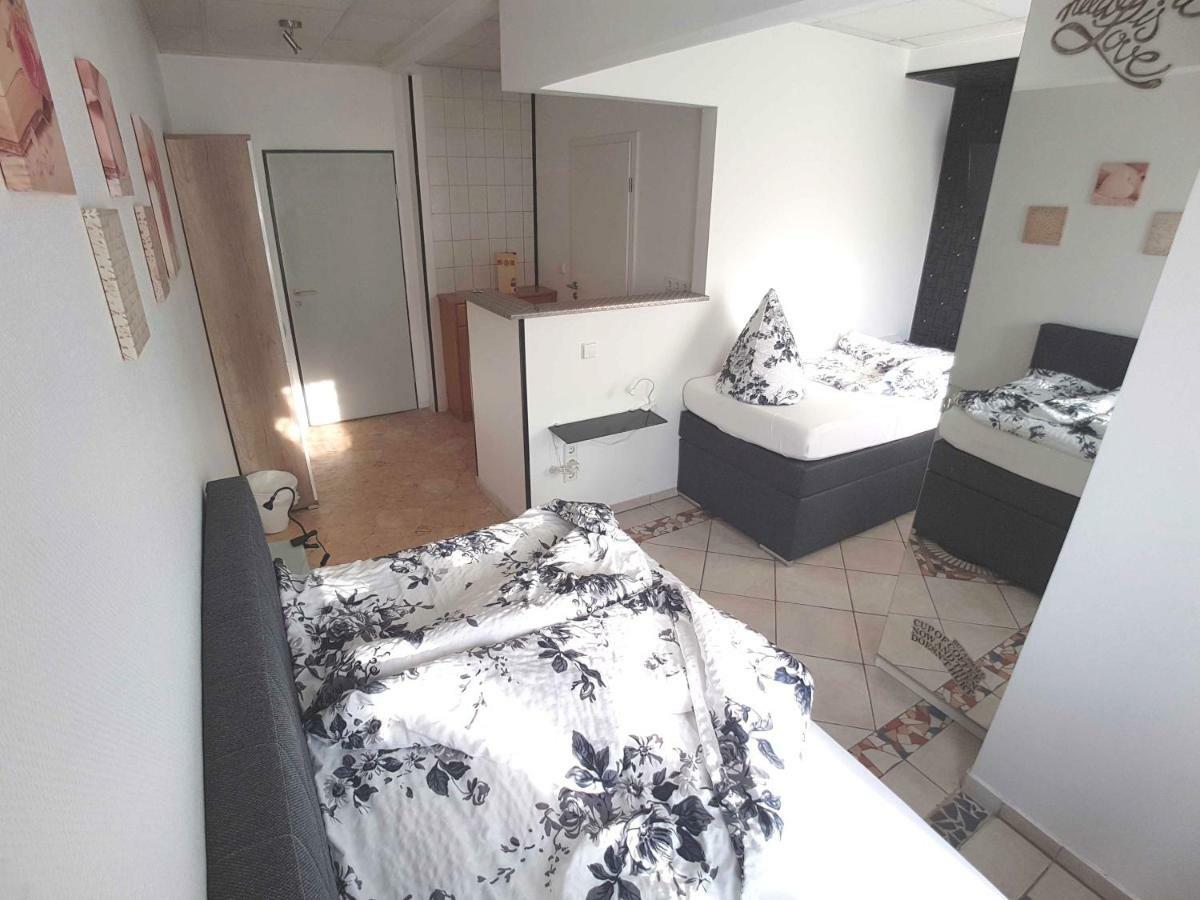 Хостел Boardinghouse Sinsheim Zentral Am Burgplatz Екстер'єр фото