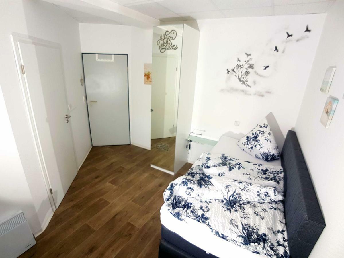 Хостел Boardinghouse Sinsheim Zentral Am Burgplatz Екстер'єр фото