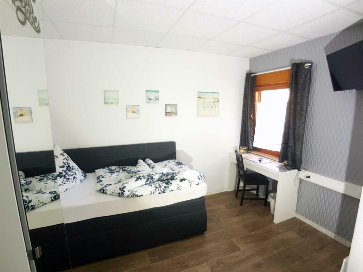 Хостел Boardinghouse Sinsheim Zentral Am Burgplatz Екстер'єр фото